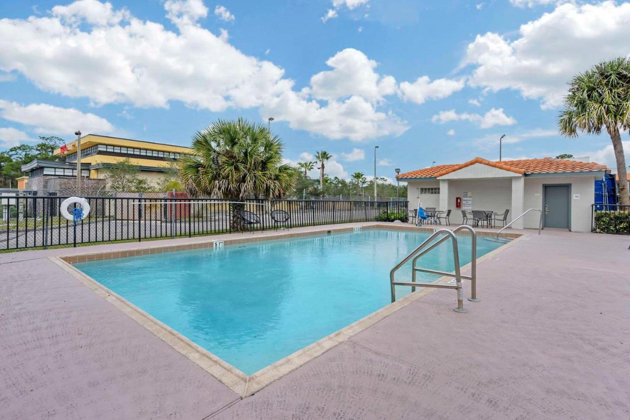 Quality Inn & Suites Orlando East - Ucf Area Alafaya Exterior foto
